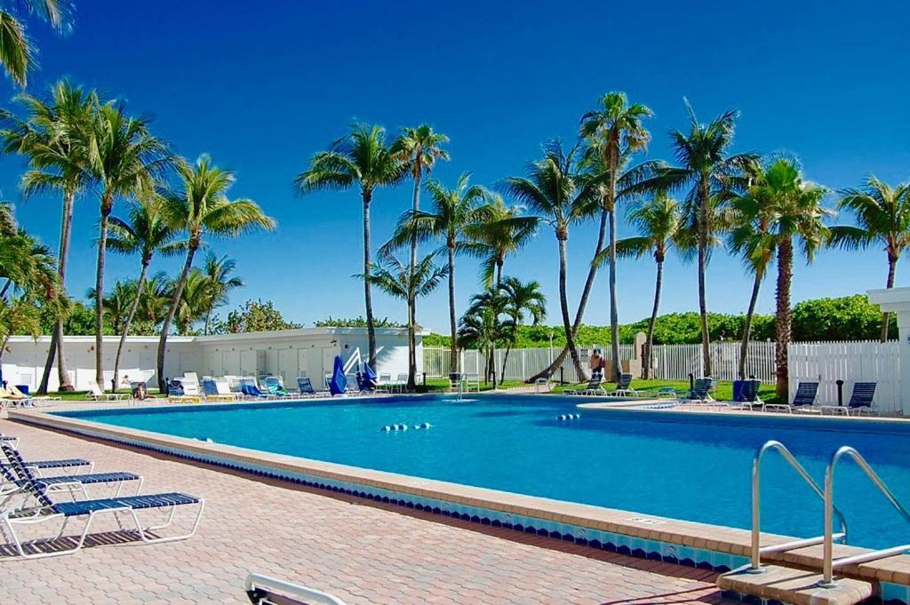 Directly On The Beach With Pool & Parking ميامي بيتش المظهر الخارجي الصورة