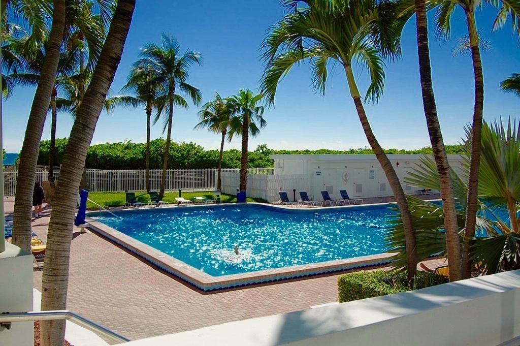 Directly On The Beach With Pool & Parking ميامي بيتش المظهر الخارجي الصورة