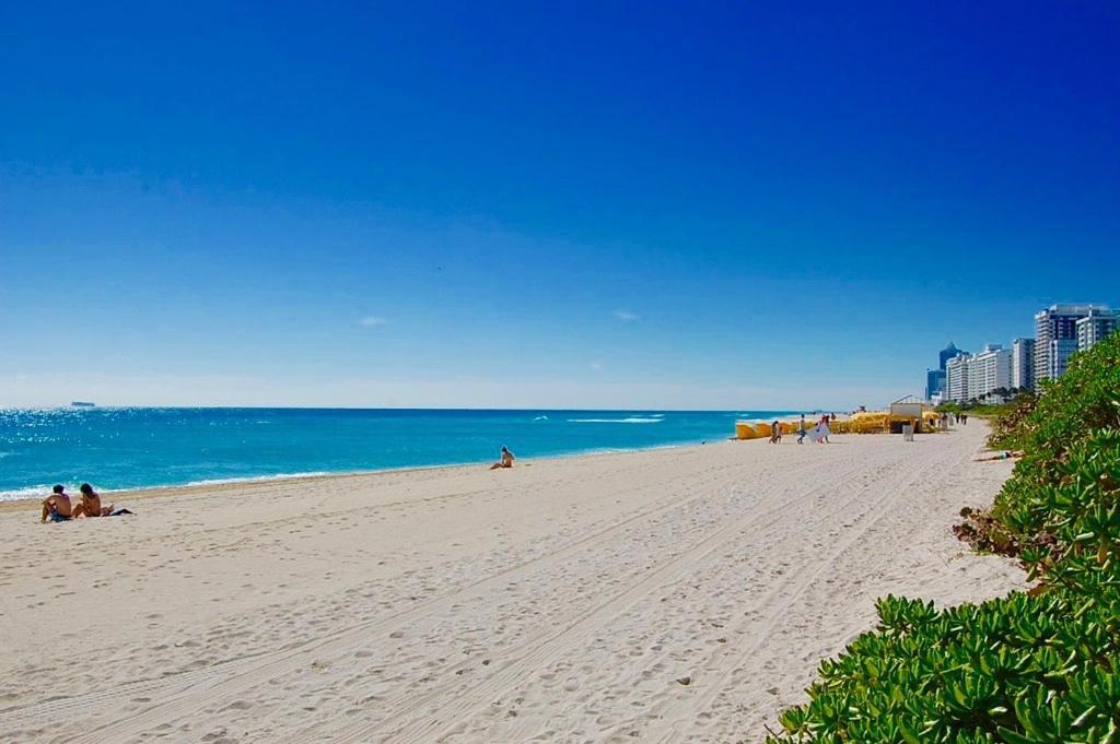 Directly On The Beach With Pool & Parking ميامي بيتش المظهر الخارجي الصورة