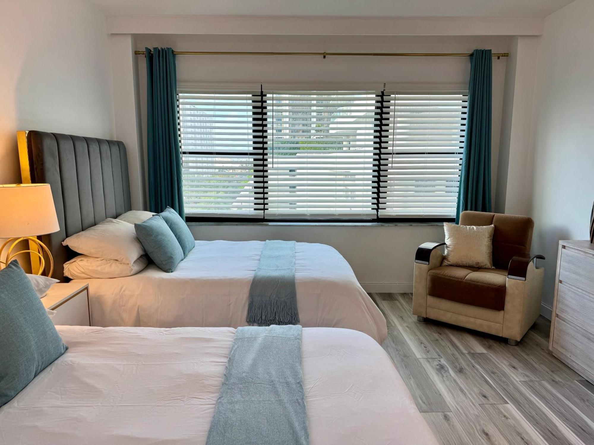 Directly On The Beach With Pool & Parking ميامي بيتش المظهر الخارجي الصورة