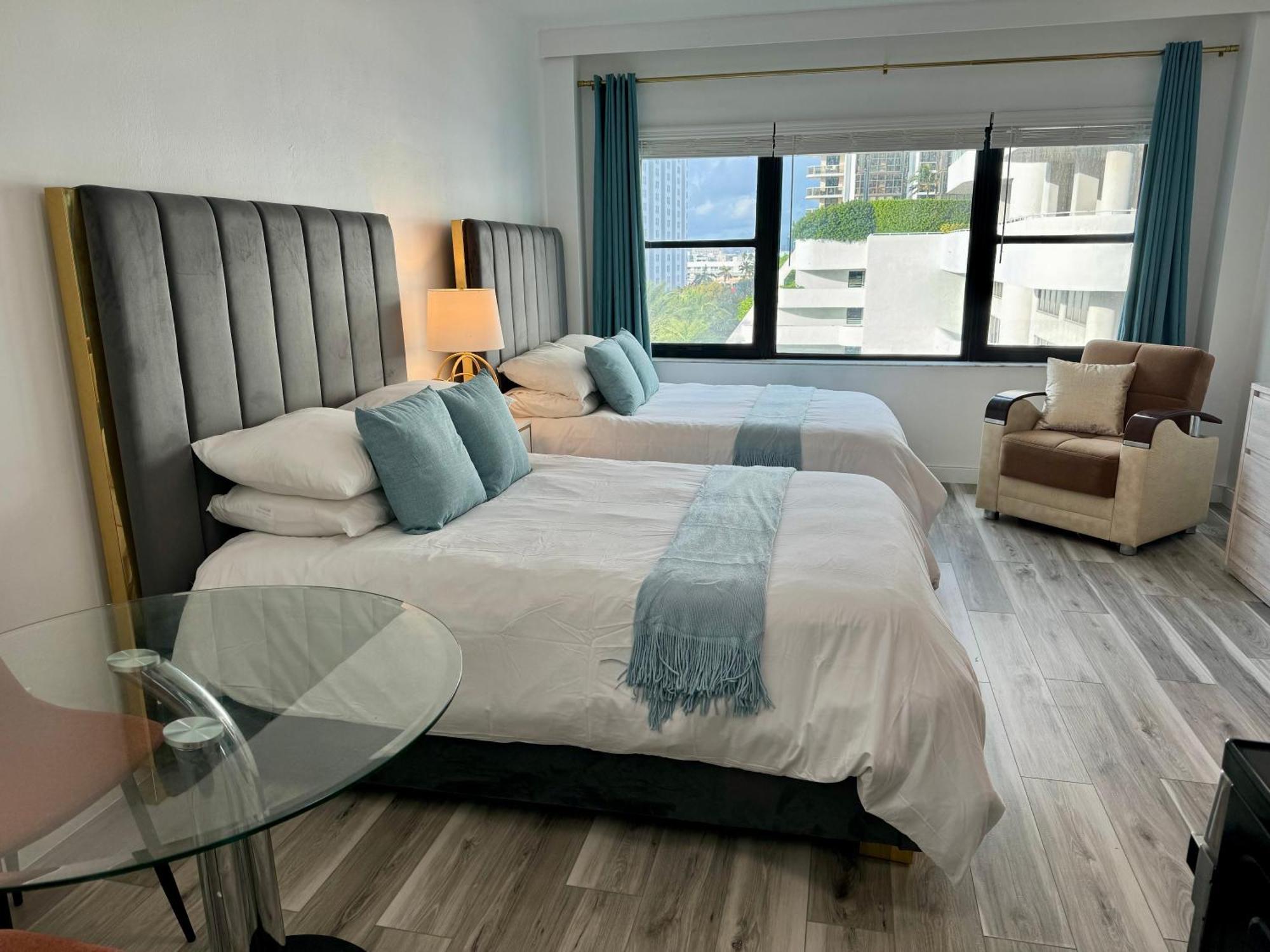 Directly On The Beach With Pool & Parking ميامي بيتش المظهر الخارجي الصورة