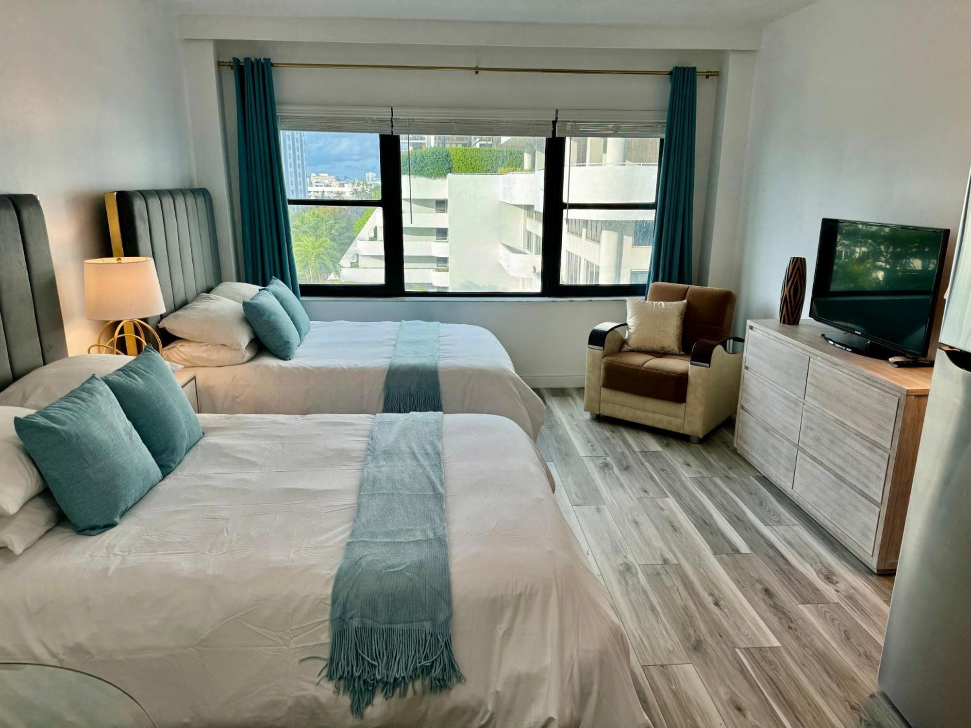 Directly On The Beach With Pool & Parking ميامي بيتش المظهر الخارجي الصورة