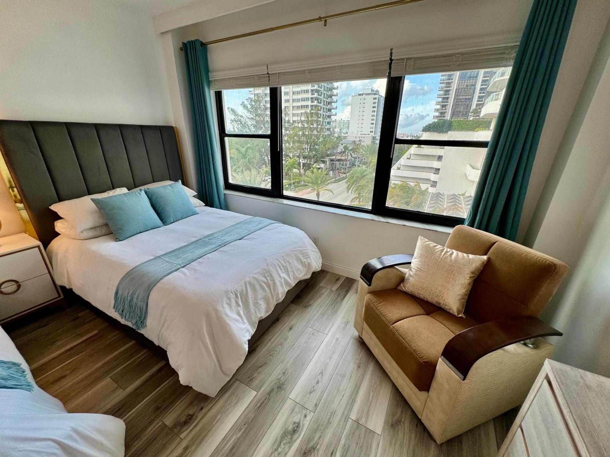 Directly On The Beach With Pool & Parking ميامي بيتش المظهر الخارجي الصورة