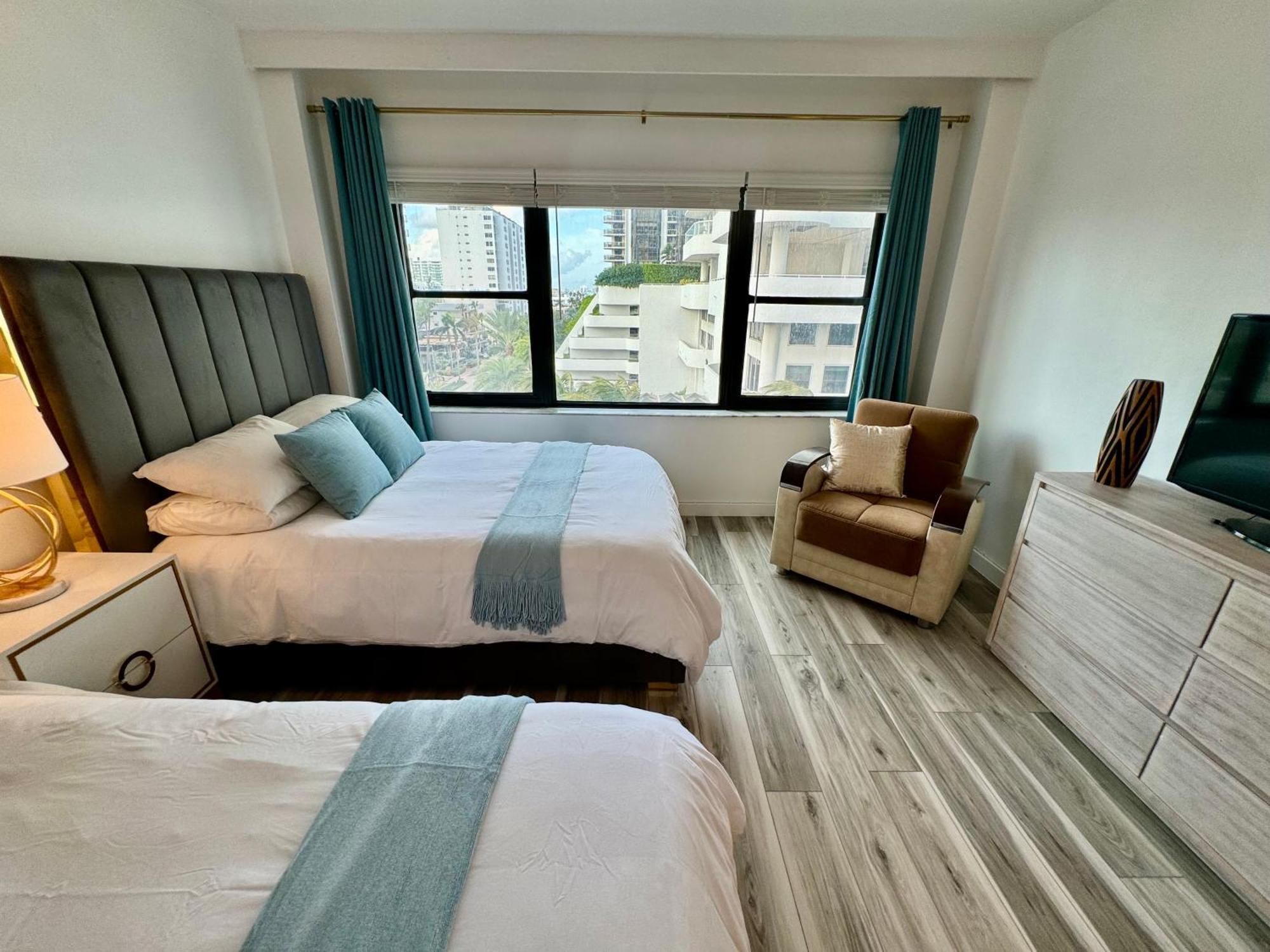 Directly On The Beach With Pool & Parking ميامي بيتش المظهر الخارجي الصورة